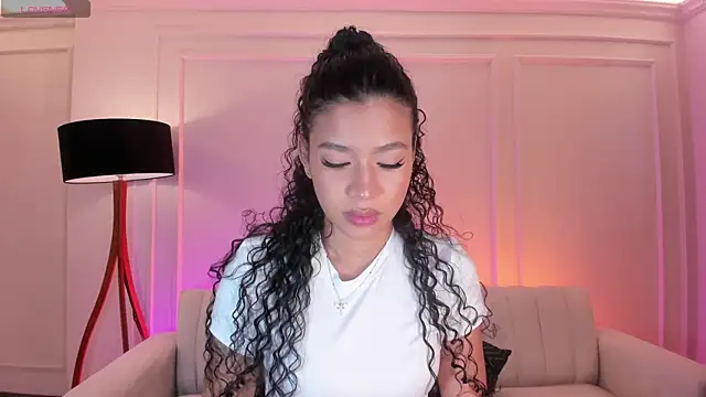 Snapshot of SophieHouston_ chatting on September 2025 04:12:01 AM SophieHouston online show from September 2025 04:12:01 AM