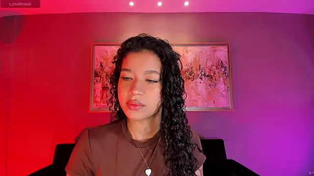 Snapshot of SophieHouston_ chatting on September 2025 04:24:01 AM SophieHouston online show from September 2025 04:24:01 AM