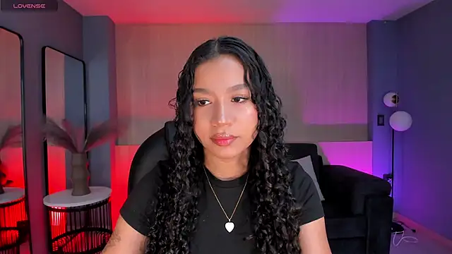 Snapshot of SophieHouston_ chatting on September 2025 11:06:02 PM SophieHouston online show from September 2025 11:06:02 PM