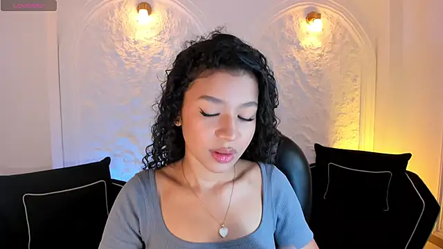 Snapshot of SophieHouston_ chatting on September 2025 02:48:02 AM SophieHouston online show from September 2025 02:48:02 AM