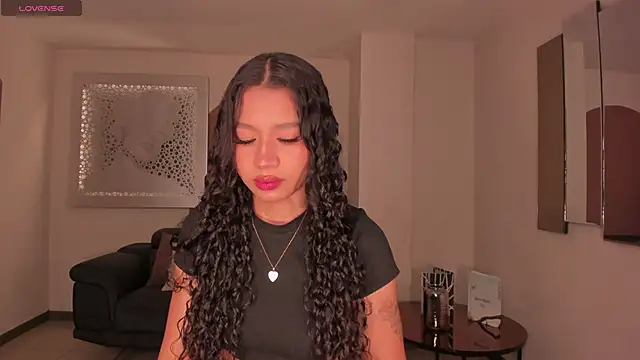 Snapshot of SophieHouston_ chatting on November 2025 11:09:01 PM SophieHouston online show from November 2025 11:09:01 PM