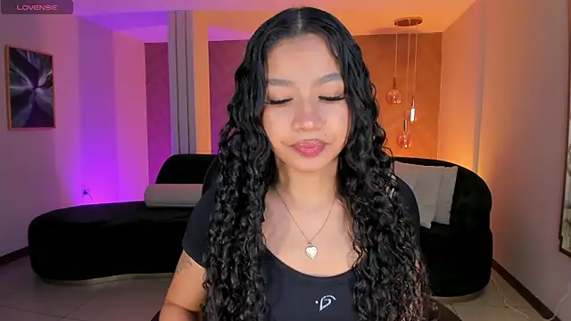 Snapshot of SophieHouston_ chatting on December 2025 04:22:01 AM SophieHouston online show from December 2025 04:22:01 AM