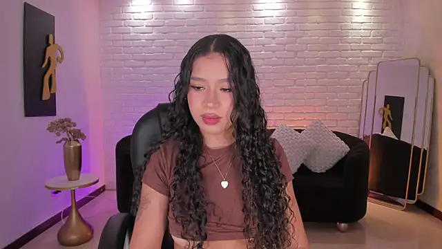 Snapshot of SophieHouston_ chatting on December 2025 03:45:02 AM SophieHouston online show from December 2025 03:45:02 AM