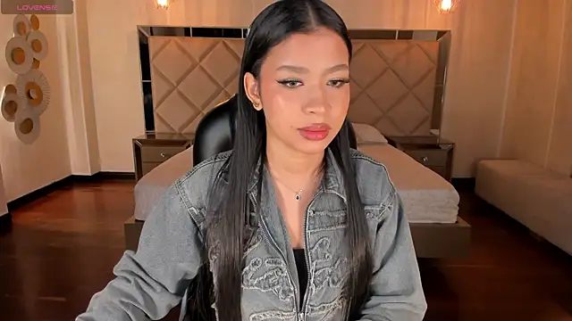 SophieHouston  online show from April 2026 03:31:02 AM