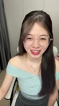 Qianqian-888 online show from November 2025 12:52:02 AM