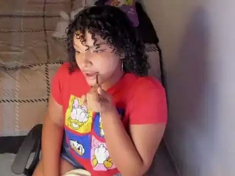 chloe kisses online show from March 2026 11:38:01 AM