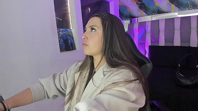 Adaara Rey online show from December 2025 04:25:02 PM