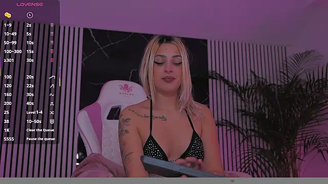 daisyblushh online show from December 2025 04:14:01 PM