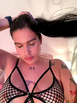 Bella  Wood online show from October 2025 08:18:01 PM