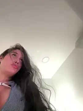 Snapshot of Bella__Wood chatting on July 2026 07:16:01 PM Bella Wood online show from July 2026 07:16:01 PM