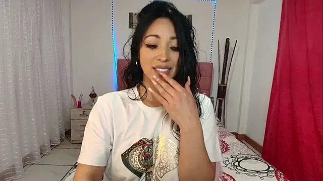 Snapshot of hannagomez_24 chatting on September 2025 01:05:01 AM hannagomez 24 online show from September 2025 01:05:01 AM