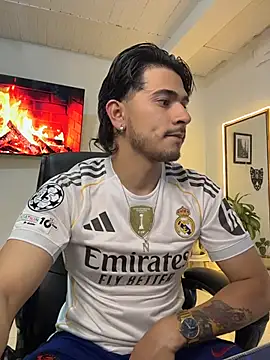 Elian savoy online show from October 2025 02:25:02 AM