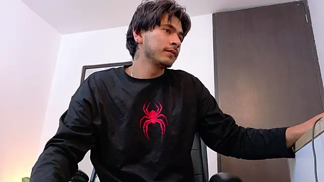 Elian savoy online show from April 2026 11:27:01 PM