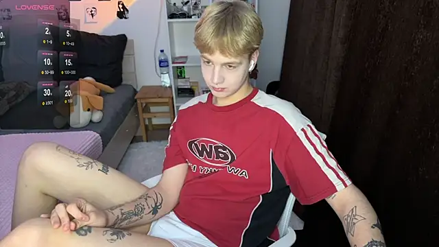 Snapshot of olivertasty chatting on September 2025 04:06:02 PM olivertasty online show from September 2025 04:06:02 PM