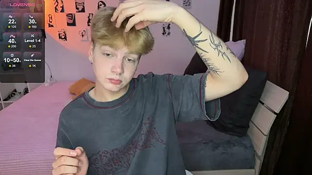 Snapshot of olivertasty chatting on September 2025 08:04:01 AM olivertasty online show from September 2025 08:04:01 AM