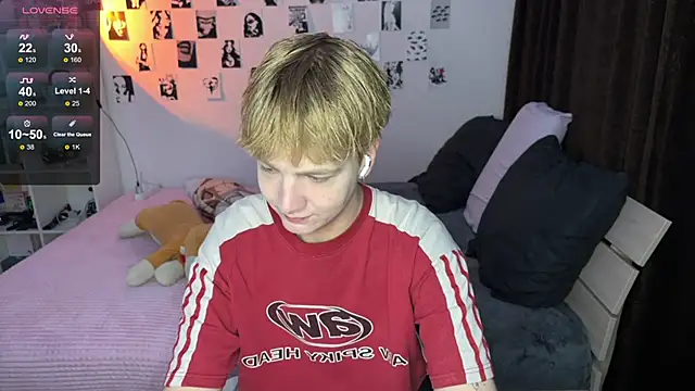 Snapshot of olivertasty chatting on September 2025 03:41:02 AM olivertasty online show from September 2025 03:41:02 AM