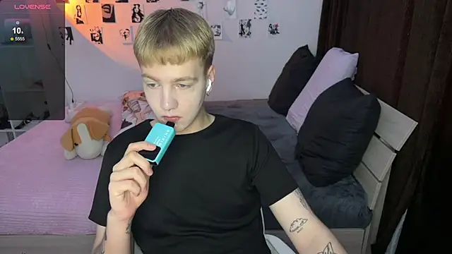 Snapshot of olivertasty chatting on September 2025 07:10:02 AM olivertasty online show from September 2025 07:10:02 AM