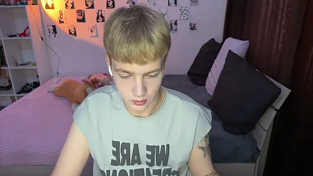 Snapshot of olivertasty chatting on September 2025 09:46:02 AM olivertasty online show from September 2025 09:46:02 AM