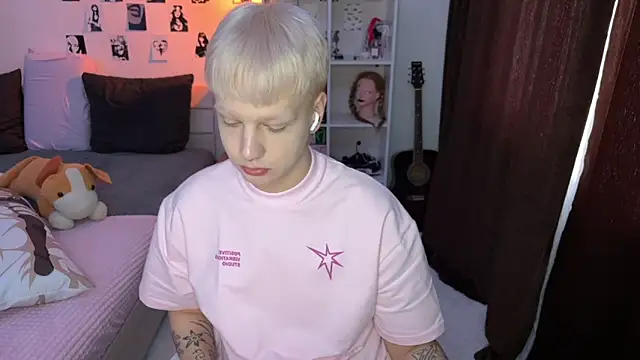 Snapshot of olivertasty chatting on September 2025 01:05:01 PM olivertasty online show from September 2025 01:05:01 PM