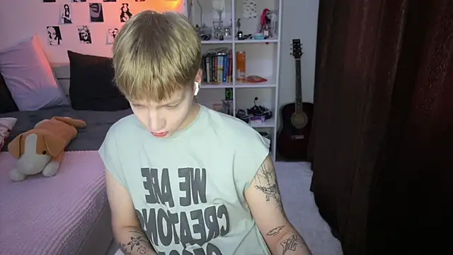 Snapshot of olivertasty chatting on September 2025 01:16:01 PM olivertasty online show from September 2025 01:16:01 PM