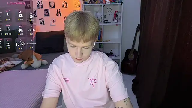 Snapshot of olivertasty chatting on October 2025 12:25:02 PM olivertasty online show from October 2025 12:25:02 PM