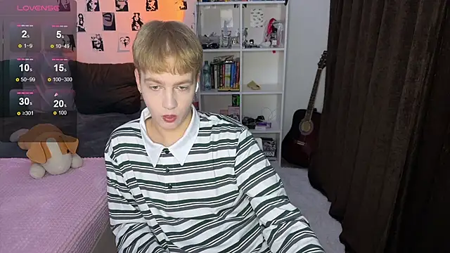 Snapshot of olivertasty chatting on October 2025 02:37:01 PM olivertasty online show from October 2025 02:37:01 PM