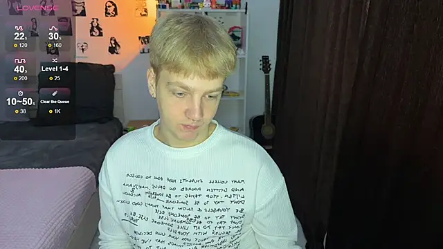 Snapshot of olivertasty chatting on October 2025 01:00:02 PM olivertasty online show from October 2025 01:00:02 PM