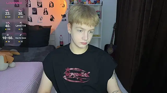 Snapshot of olivertasty chatting on October 2025 01:56:02 PM olivertasty online show from October 2025 01:56:02 PM