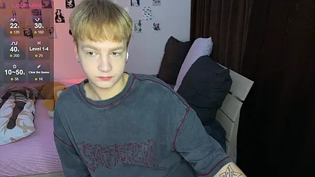 Snapshot of olivertasty chatting on October 2025 02:30:02 PM olivertasty online show from October 2025 02:30:02 PM