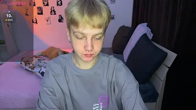 Snapshot of olivertasty chatting on October 2025 09:15:01 PM olivertasty online show from October 2025 09:15:01 PM