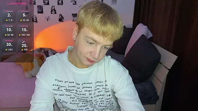 Snapshot of olivertasty chatting on October 2025 01:00:02 PM olivertasty online show from October 2025 01:00:02 PM