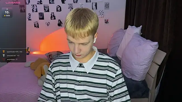 Snapshot of olivertasty chatting on October 2025 01:32:01 PM olivertasty online show from October 2025 01:32:01 PM