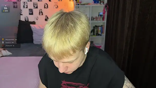 Snapshot of olivertasty chatting on November 2025 01:54:01 PM olivertasty online show from November 2025 01:54:01 PM