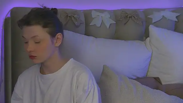 miamunn online show from December 2025 11:56:01 PM