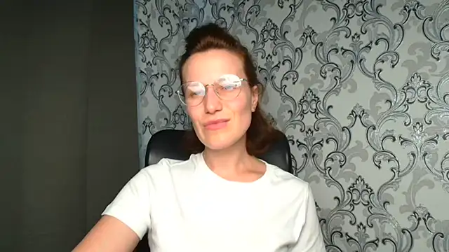 Kelly Kisss online show from June 2026 11:23:01 AM