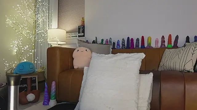 Taylorlove303 online show from April 2026 10:15:02 AM