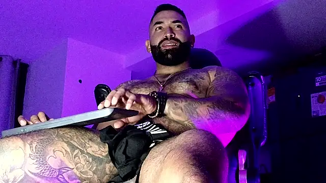 Max-prada online show from February 2026 02:40:02 AM