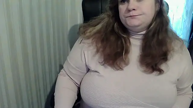 HollyXEva online show from September 2025 05:56:01 AM