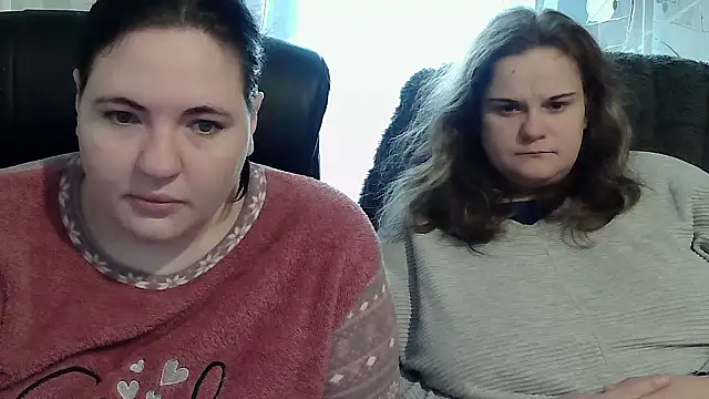 HollyXEva online show from October 2025 11:05:02 AM