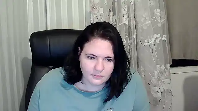 HollyXEva online show from October 2025 11:11:02 PM