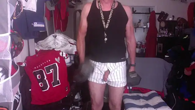 Snapshot of DILFJockDad87 chatting on February 2026 10:06:02 PM DILFJockDad87 online show from February 2026 10:06:02 PM