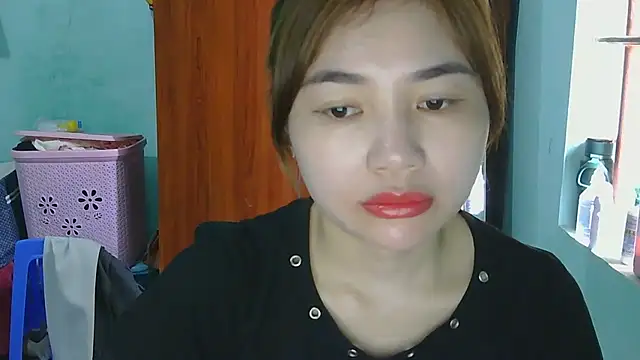 Uhem112 online show from October 2025 02:22:02 AM