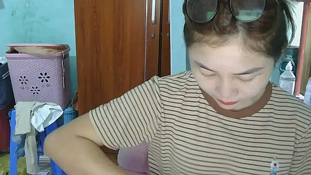 Uhem112 online show from October 2025 12:22:02 AM