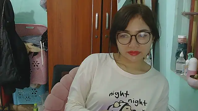 Uhem112 online show from November 2025 03:37:02 AM