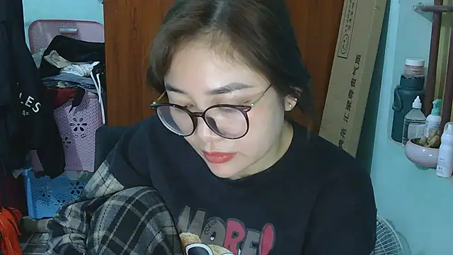 Uhem112 online show from November 2025 01:28:02 AM