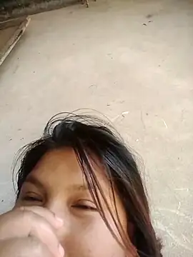 Snapshot of vea_m chatting on May 2026 04:25:02 PM vea m online show from May 2026 04:25:02 PM