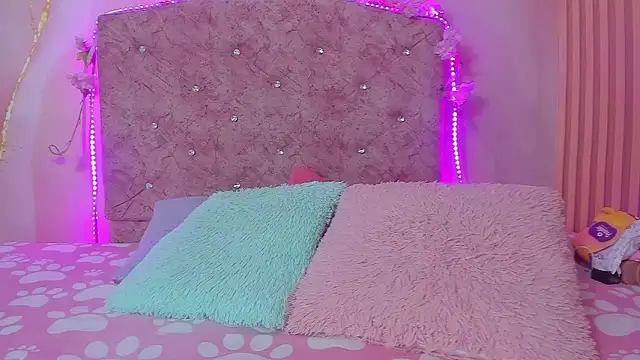 violet taylor  online show from March 2026 02:17:02 AM