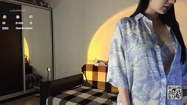 OdelynBagge online show from November 2025 05:03:01 PM