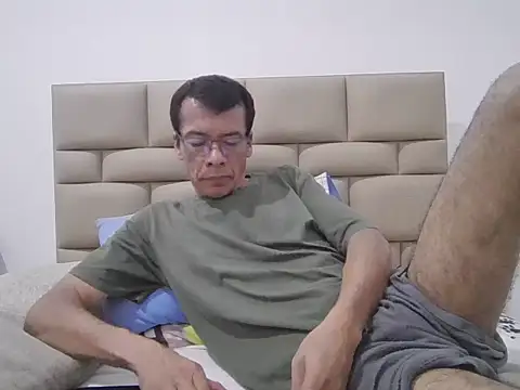 skinnylatino51 online show from September 2025 12:25:01 AM