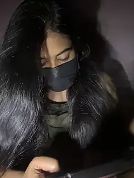 umairahaasan 1 online show from March 2026 05:05:02 PM